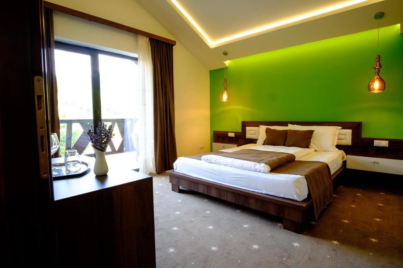 Hotel Poezia Luna Εξωτερικό φωτογραφία