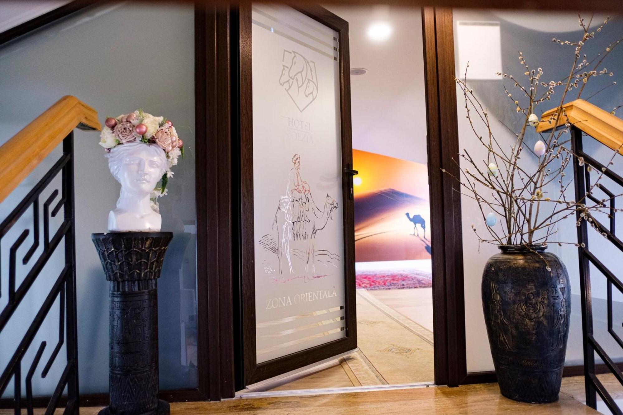 Hotel Poezia Luna Εξωτερικό φωτογραφία
